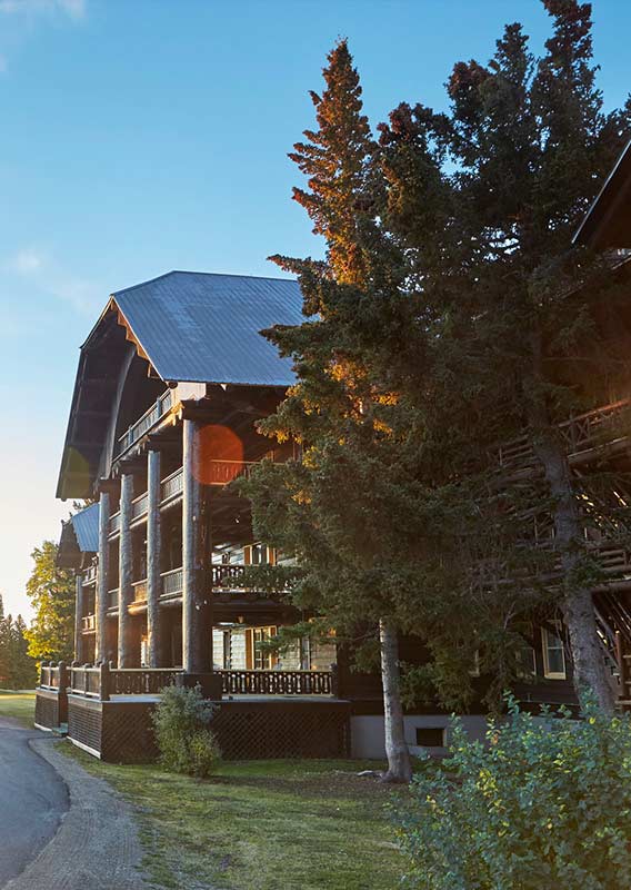 Glacier Park Lodge in the morning